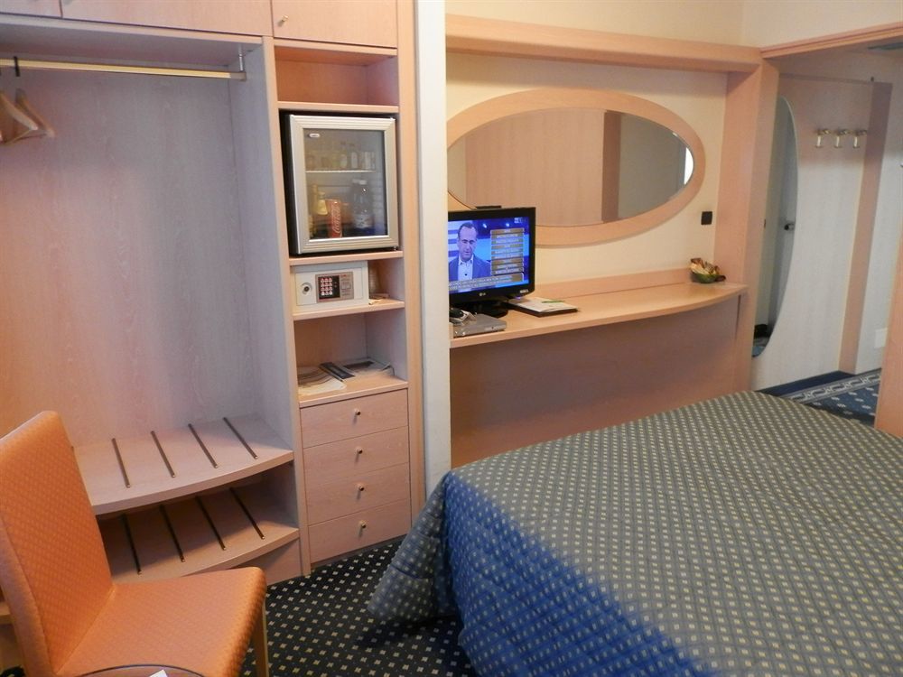 Augustus Hotel بييلا المظهر الخارجي الصورة