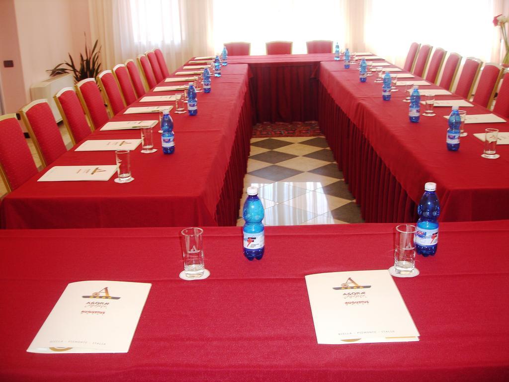 Augustus Hotel بييلا المظهر الخارجي الصورة