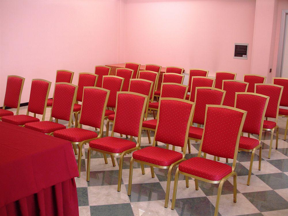 Augustus Hotel بييلا المظهر الخارجي الصورة