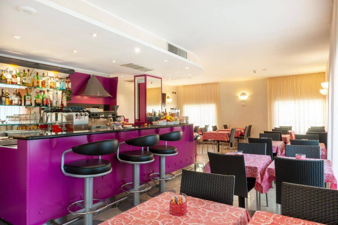 Augustus Hotel بييلا المظهر الخارجي الصورة